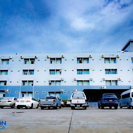 Horizon Hotel Surat Thani Buitenkant foto