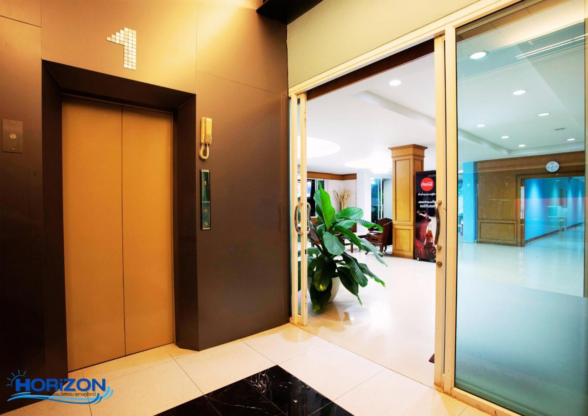 Horizon Hotel Surat Thani Buitenkant foto